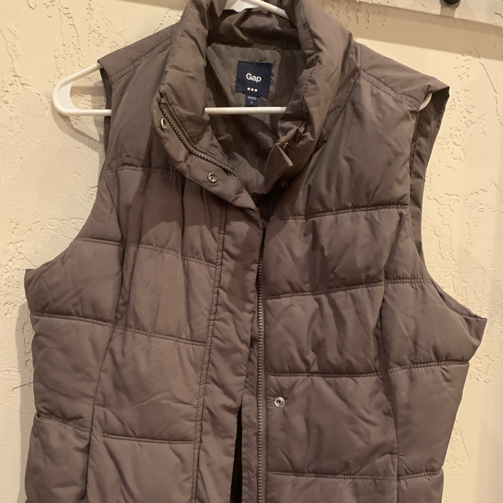 Brown Woman’s Gap Vest only worn a few times